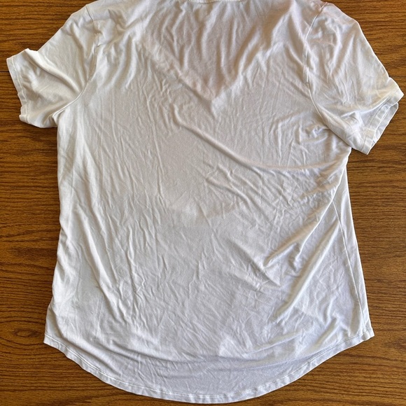 Old Navy White V-Neck Short Sleeve Tee - Picture 4 of 4